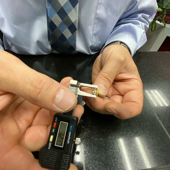 YELLOW SAPPHIRE & DIAMOND MARQUISE STUD EARRINGS - Picture 2 of 10